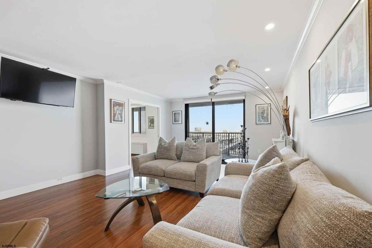 5000 Boardwalk - Photo 7 of 50