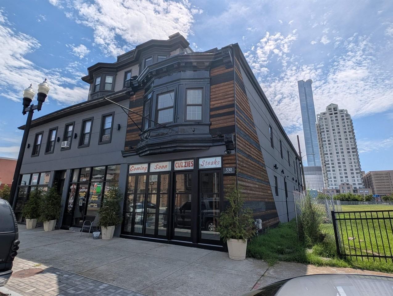 526 Atlantic Ave - Photo 2 of 26