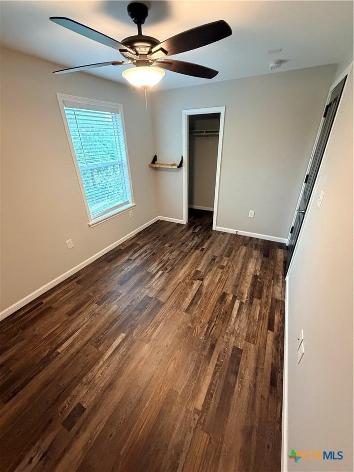 1537 Post Rd #101 - Photo 7 of 13