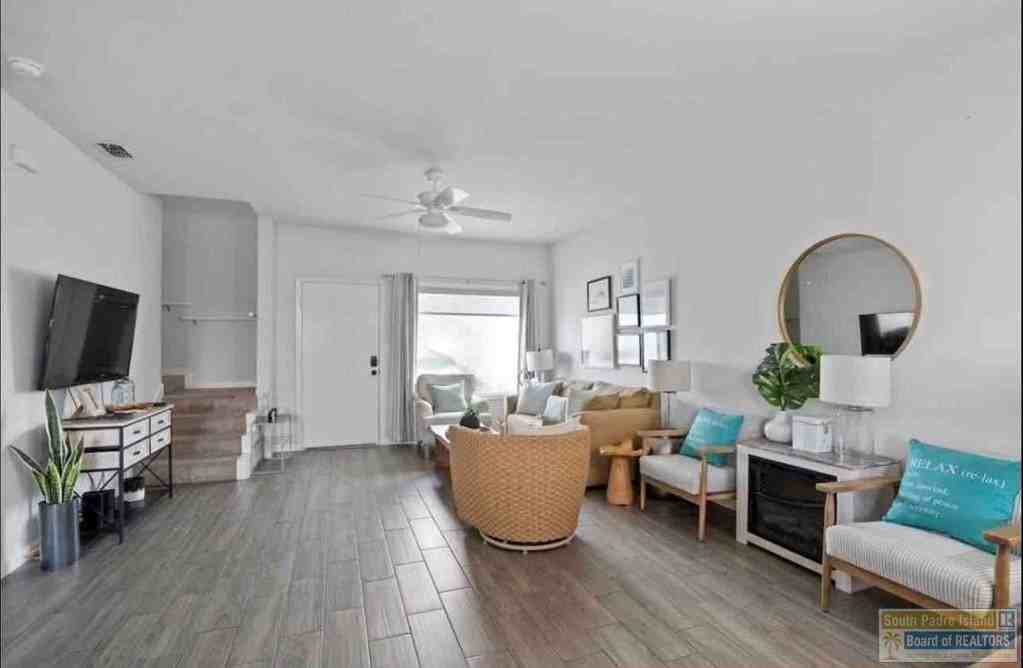 219 Las Joyas Blvd - Photo 4 of 37