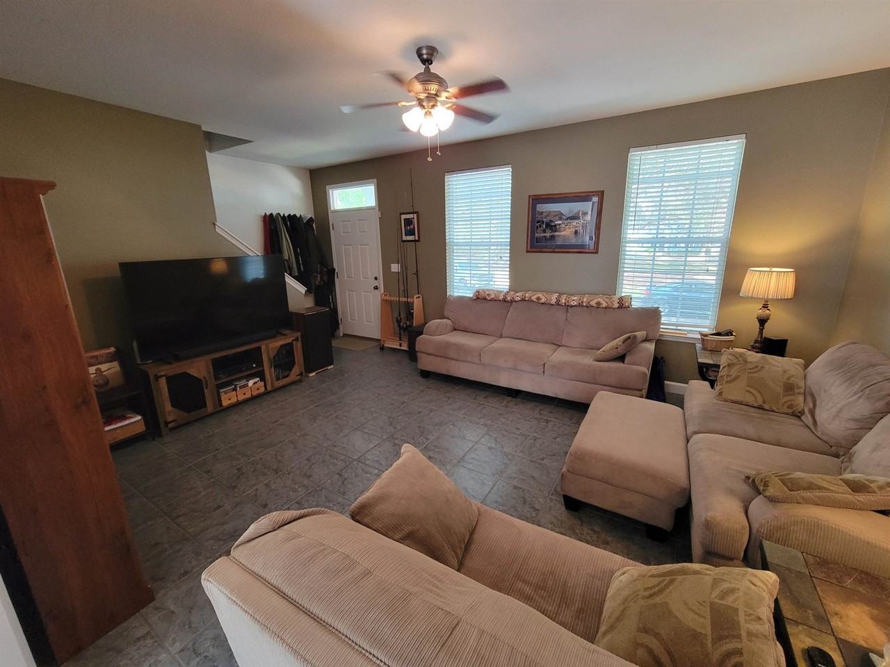 4278 Avon Park Cir - Photo 3 of 19