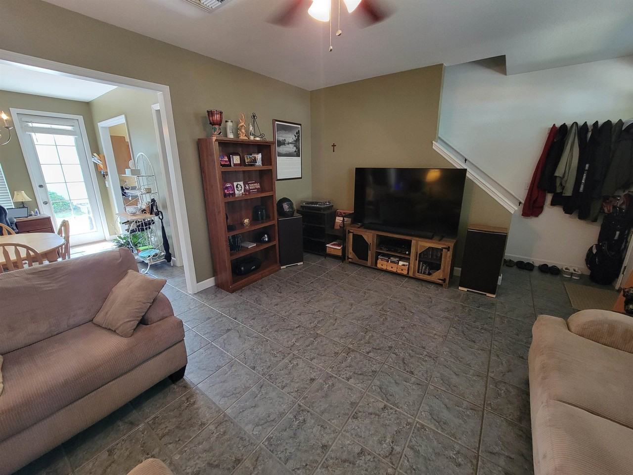 4278 Avon Park Cir - Photo 4 of 19