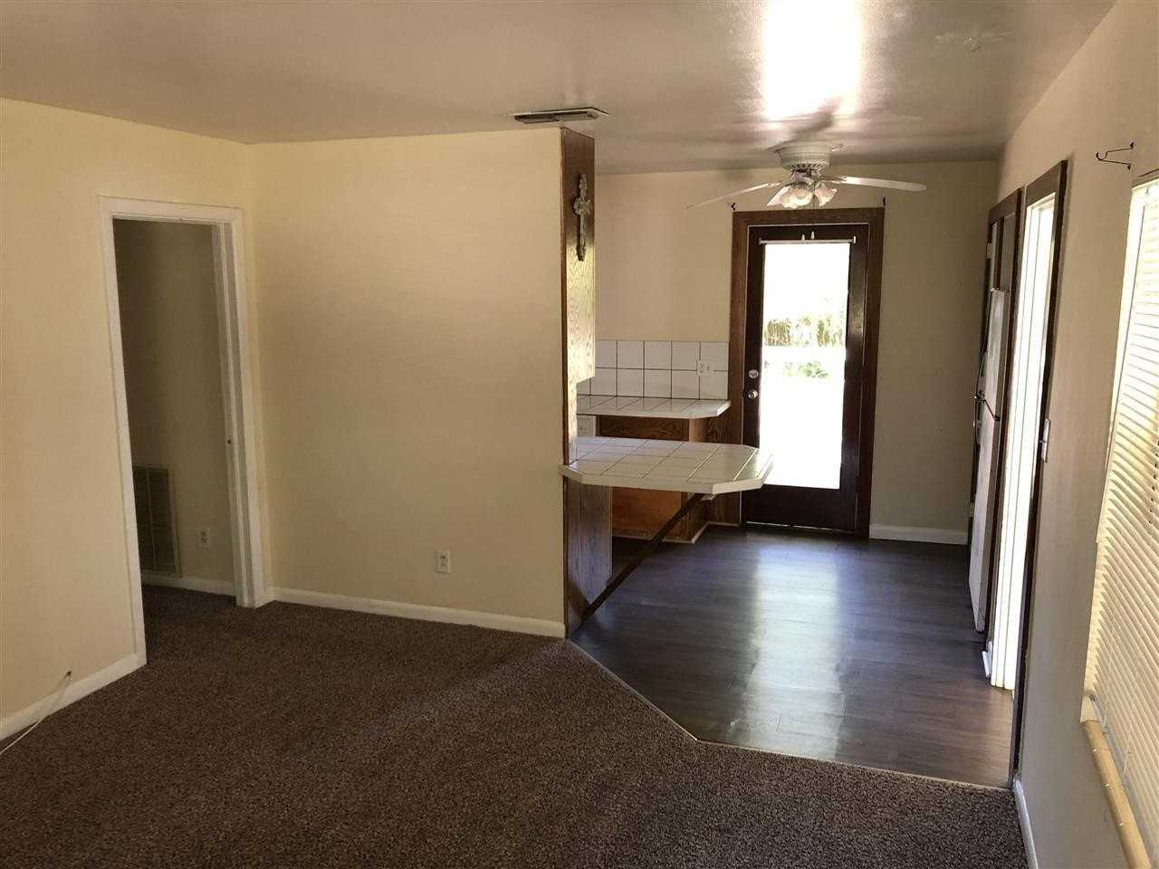 2404 Surrey St - Photo 3 of 11