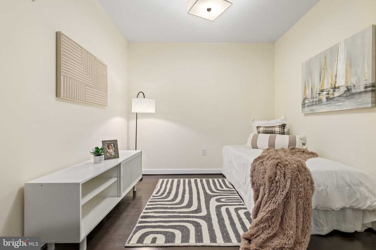 1025 1st St Se #611 - Photo 3 of 34
