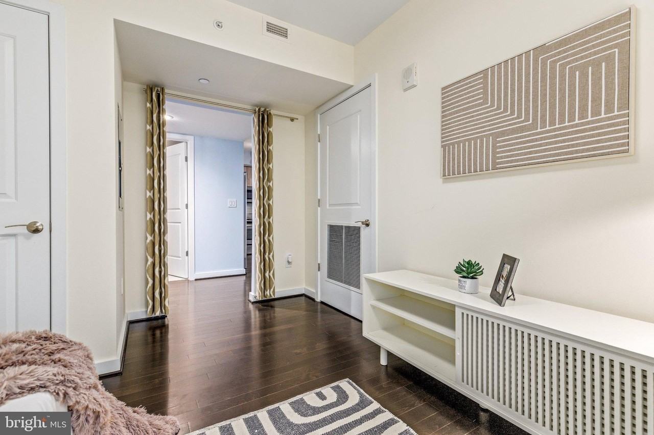 1025 1st St Se #611 - Photo 5 of 34