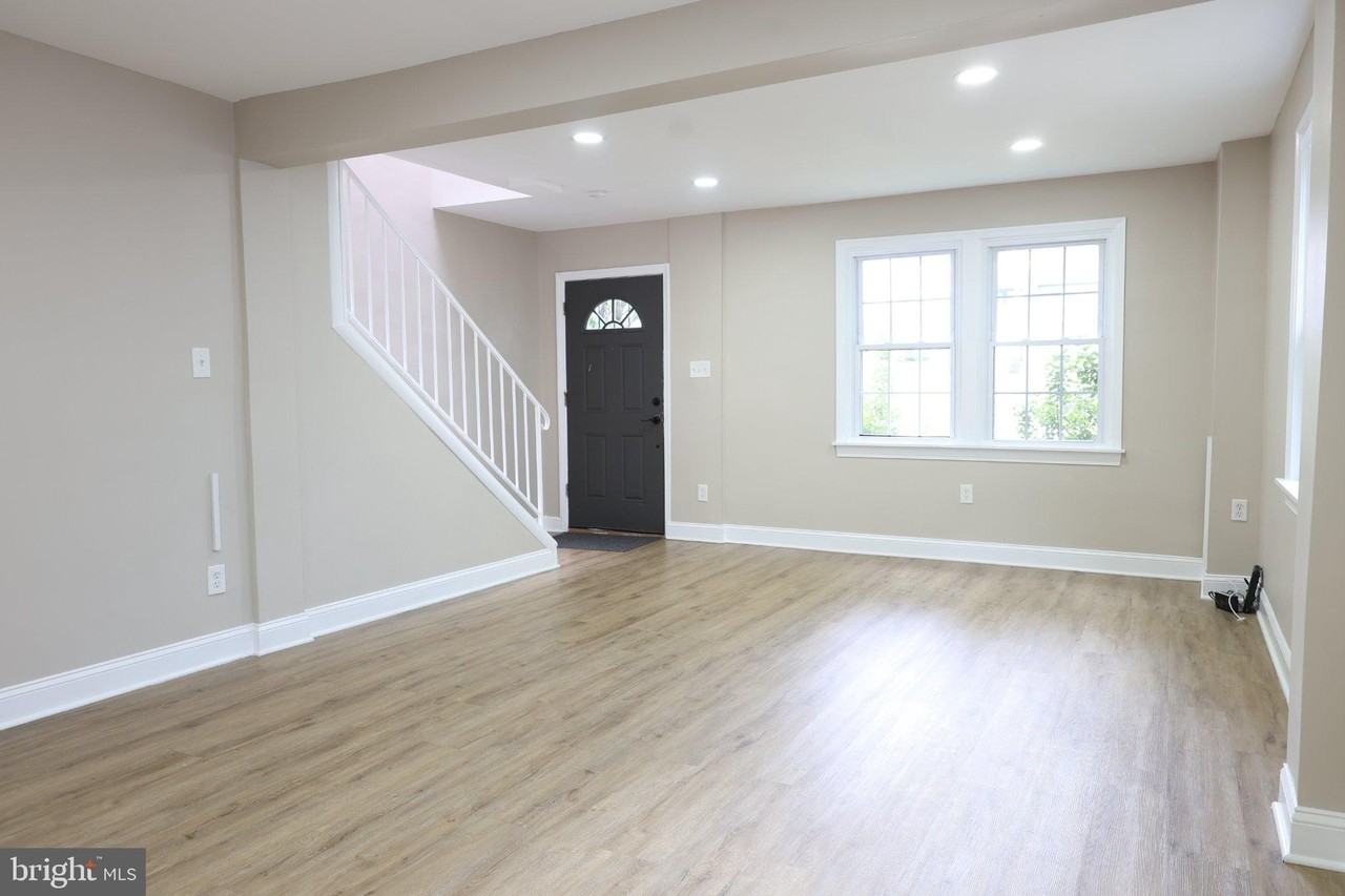 1316 Eastern Ave Ne - Photo 4 of 31