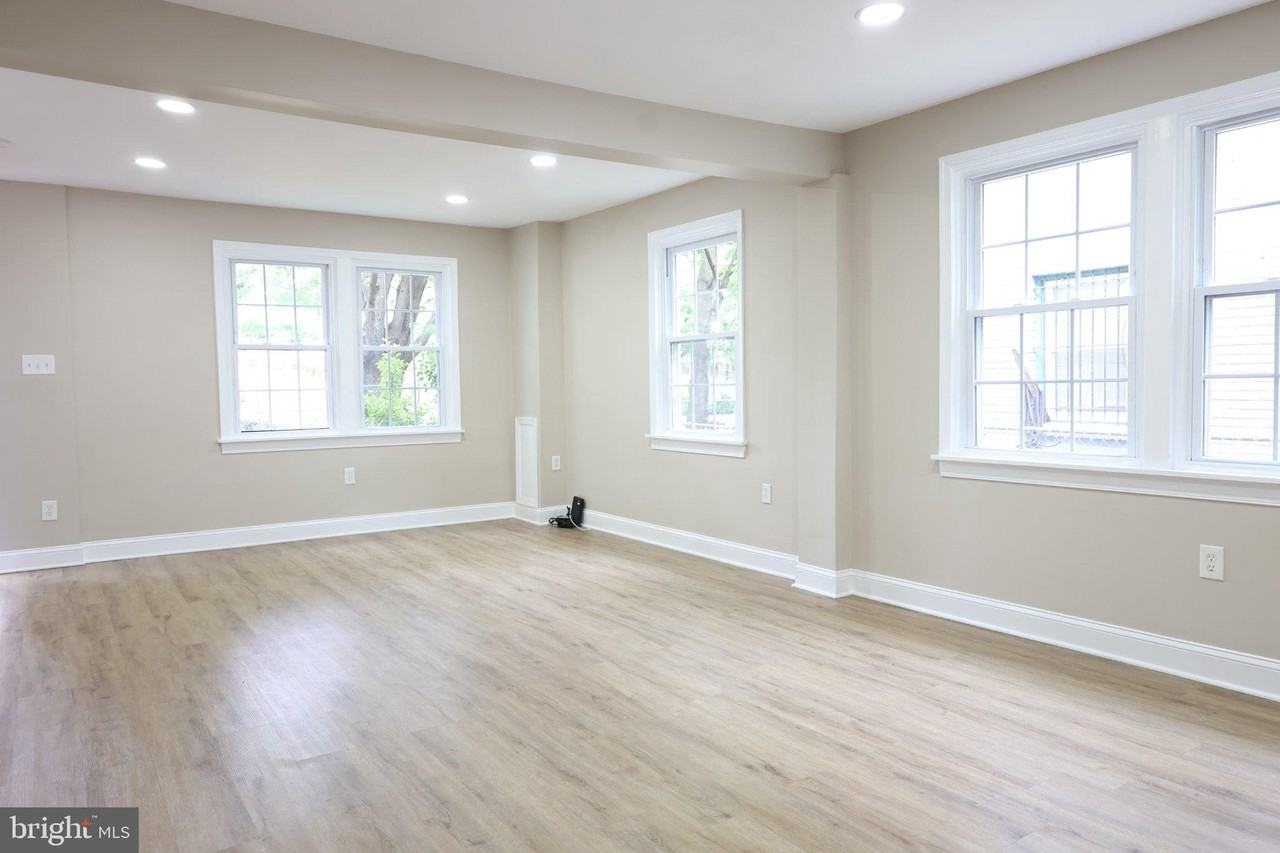 1316 Eastern Ave Ne - Photo 5 of 31