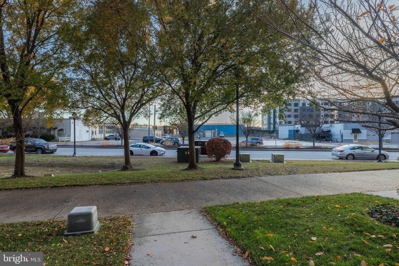 156 Christina Landing Dr - Photo 3 of 42