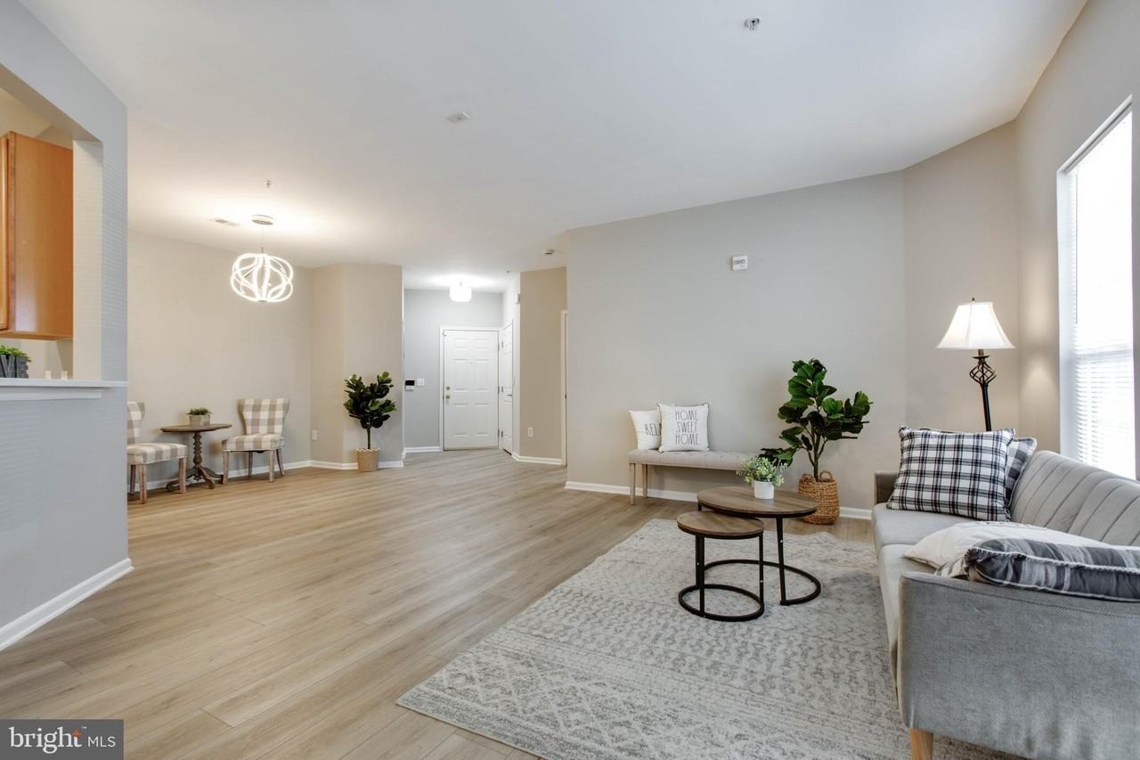 7557 Stoney Run Dr #101 - Photo 4 of 26