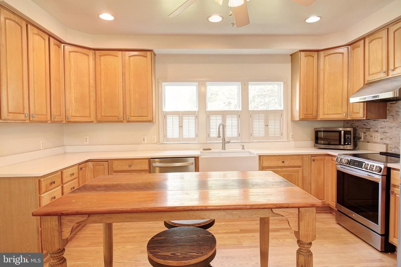 44 Fulton Ave - Photo 5 of 35