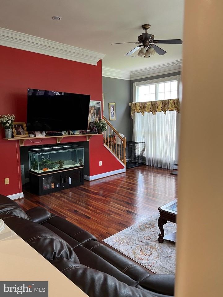 3911 Arbor Crest Way - Photo 4 of 50