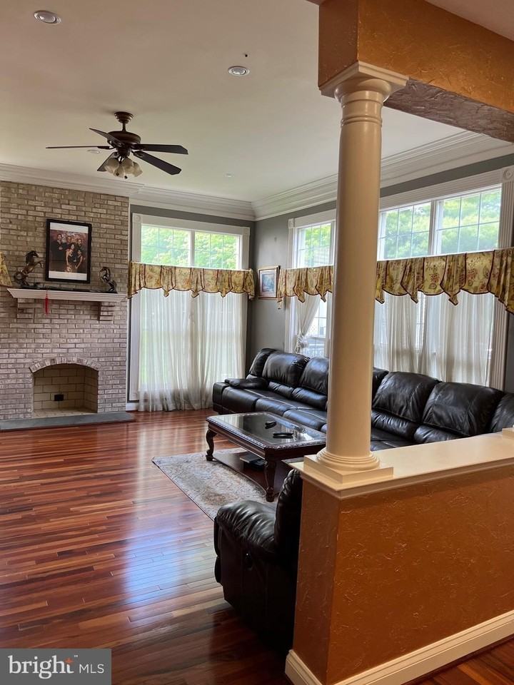 3911 Arbor Crest Way - Photo 6 of 50
