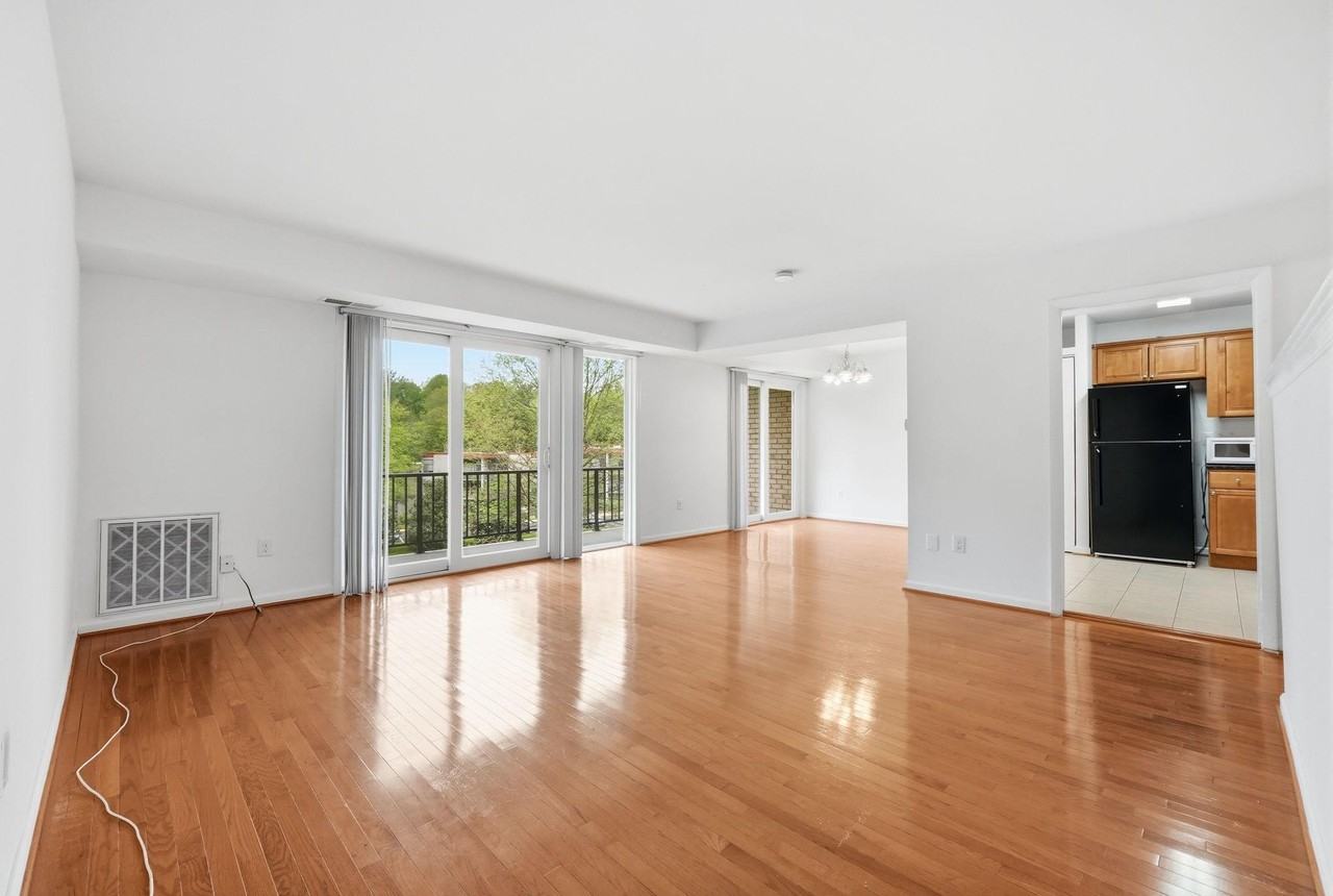 5578 Burnside Dr #5 - Photo 4 of 27