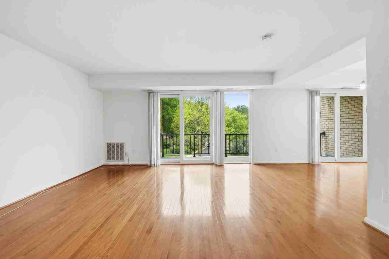 5578 Burnside Dr #5 - Photo 5 of 27