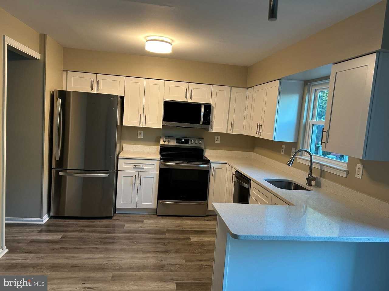 14646 London Ln - Photo 2 of 33