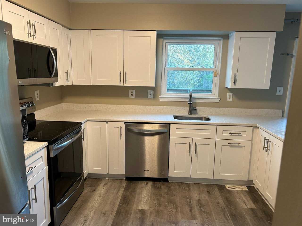 14646 London Ln - Photo 3 of 33