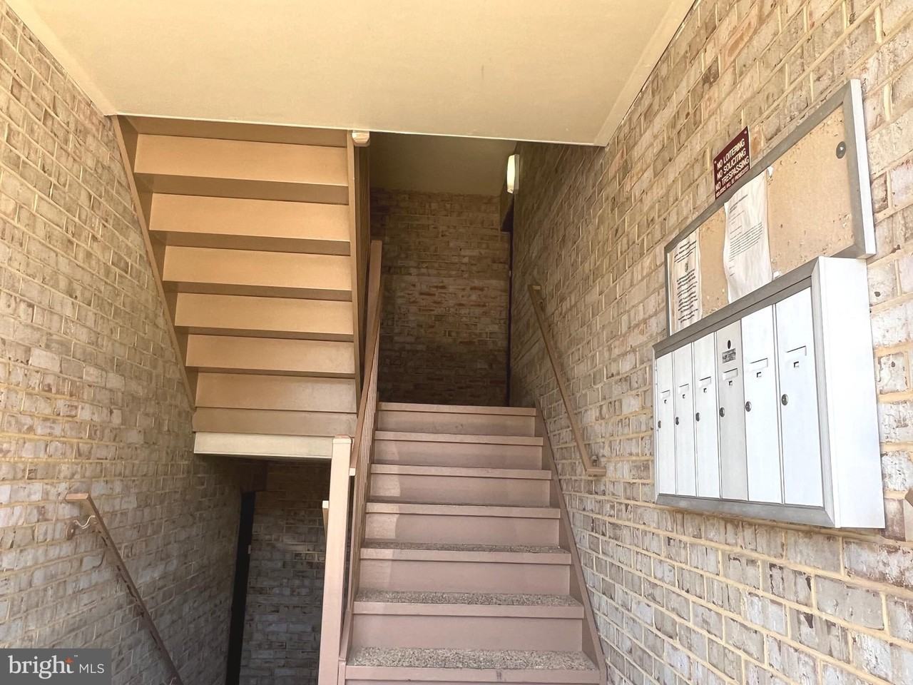 3360 Huntley Square Dr #B1 - Photo 2 of 22