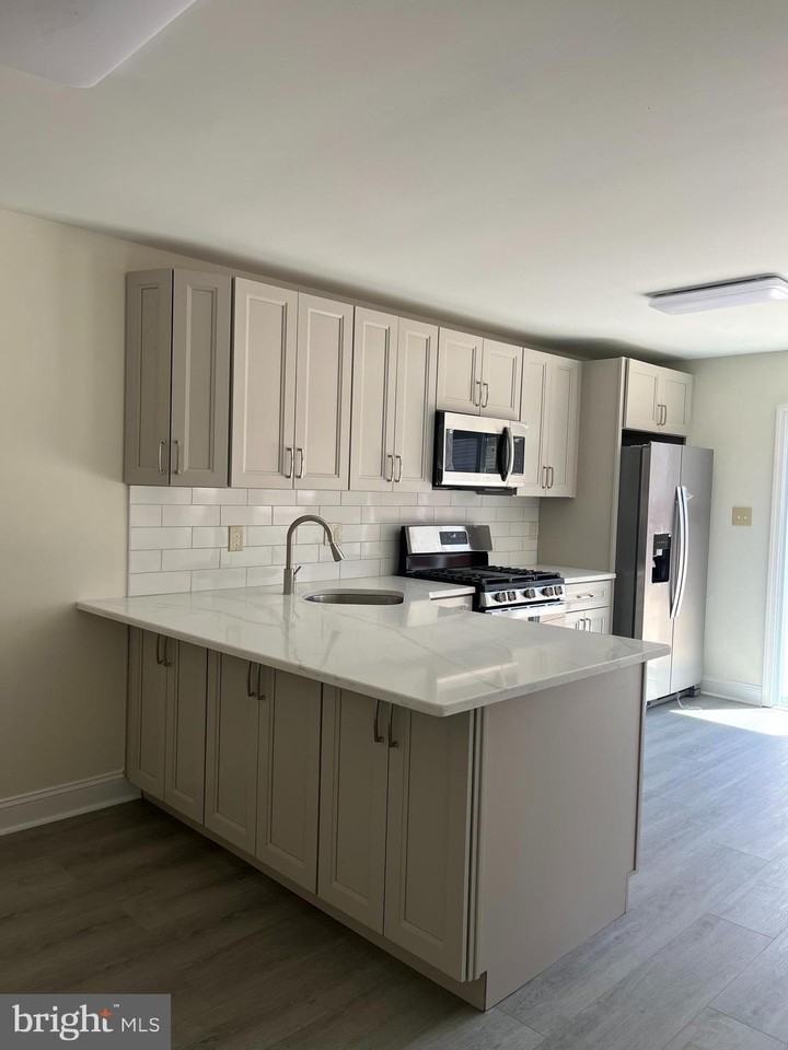 6 Parktown Pl - Photo 3 of 15