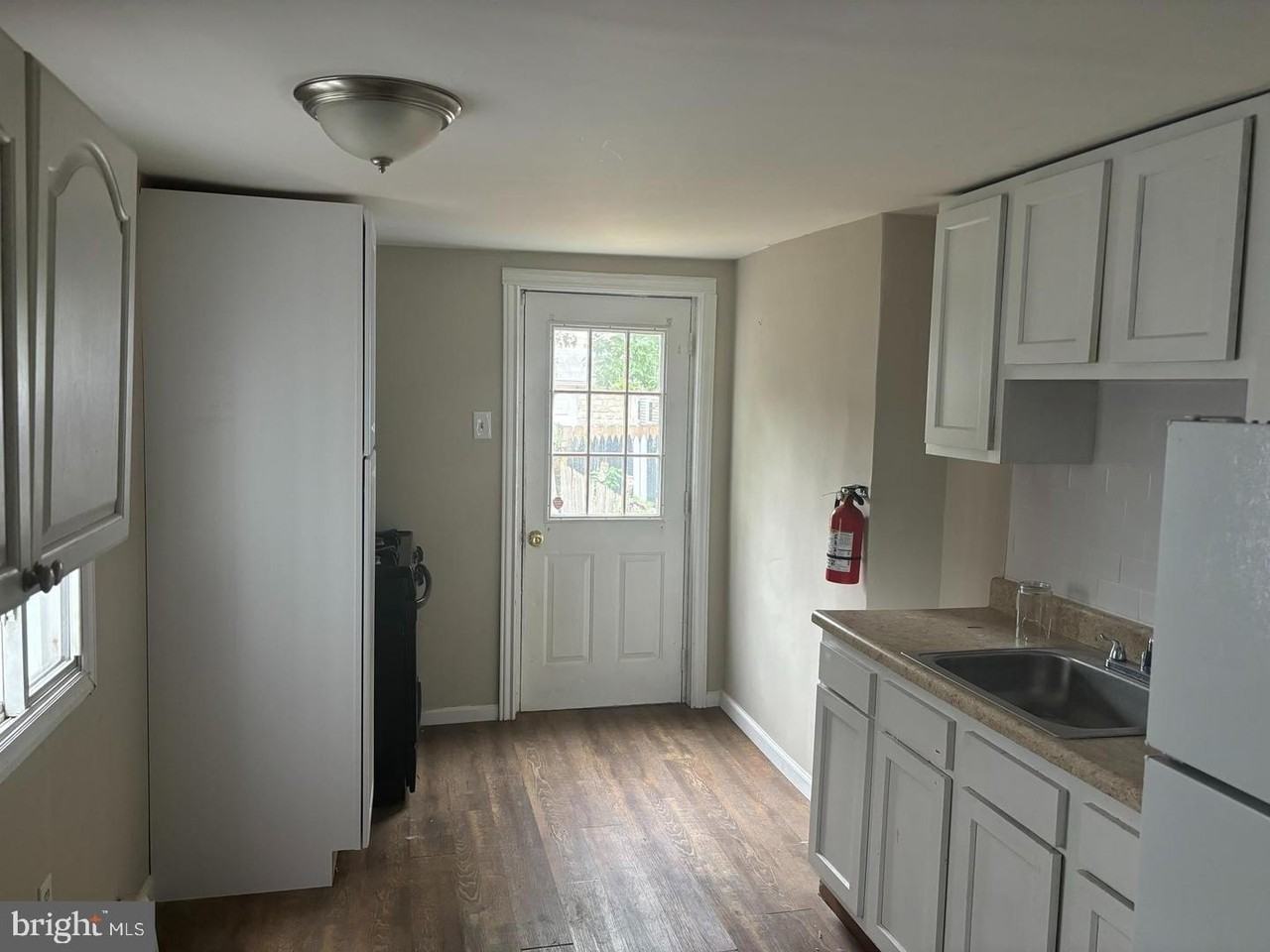 334 Middlesex St - Photo 2 of 12