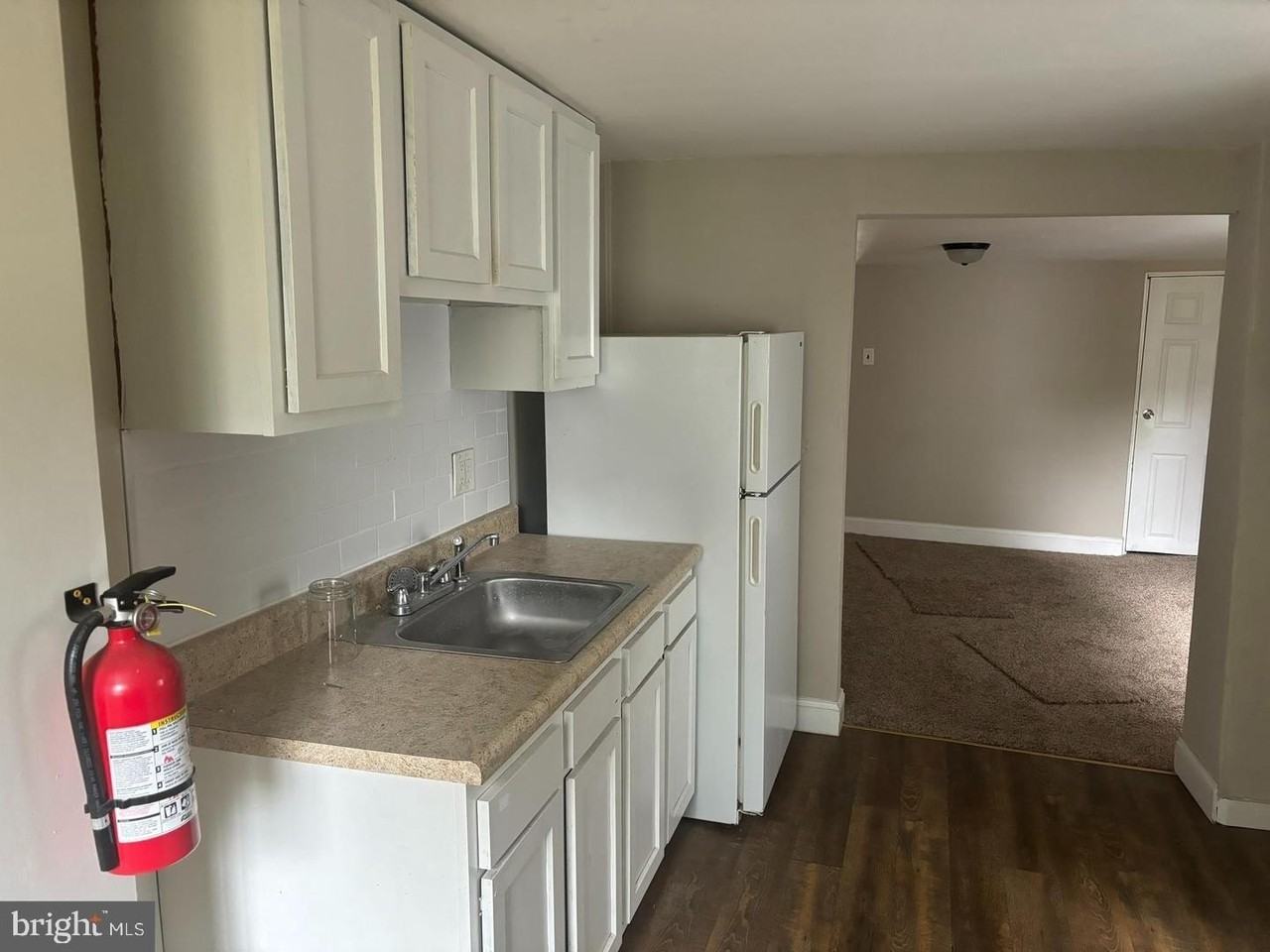 334 Middlesex St - Photo 3 of 12