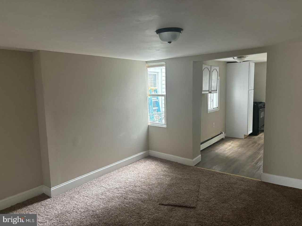 334 Middlesex St - Photo 5 of 12