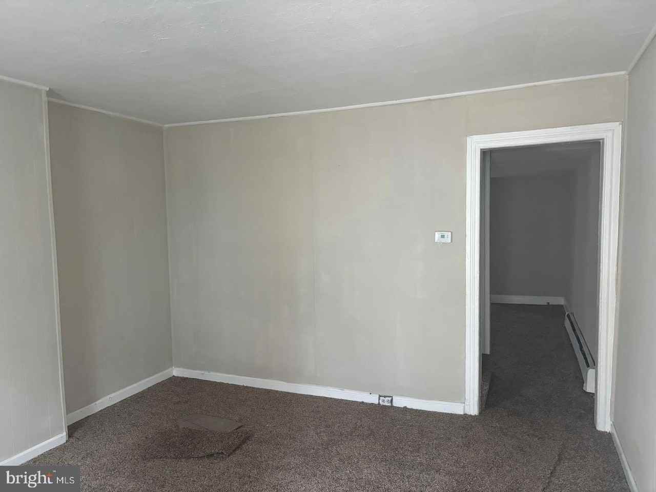 334 Middlesex St - Photo 7 of 12