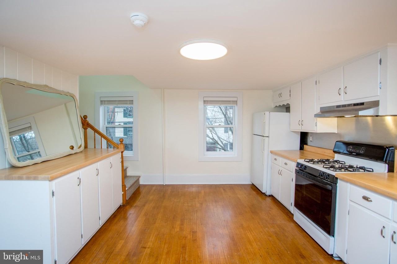 67 Ferry St - Photo 3 of 25