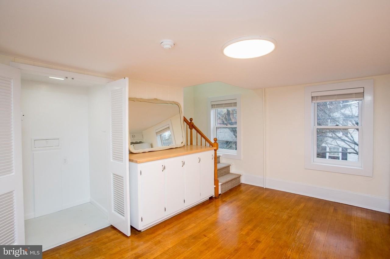 67 Ferry St - Photo 4 of 25