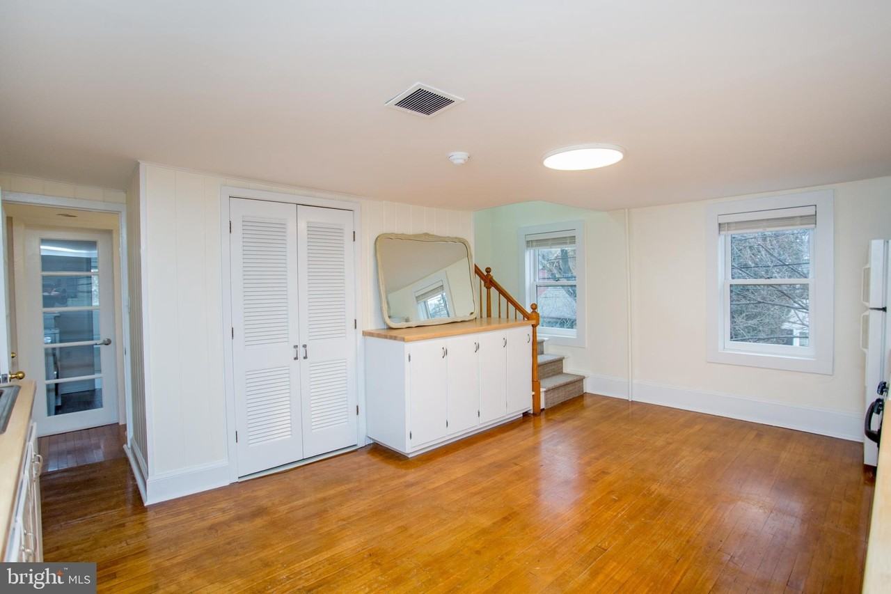 67 Ferry St - Photo 5 of 25