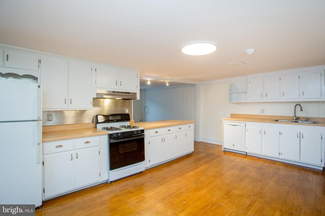 67 Ferry St - Photo 7 of 25