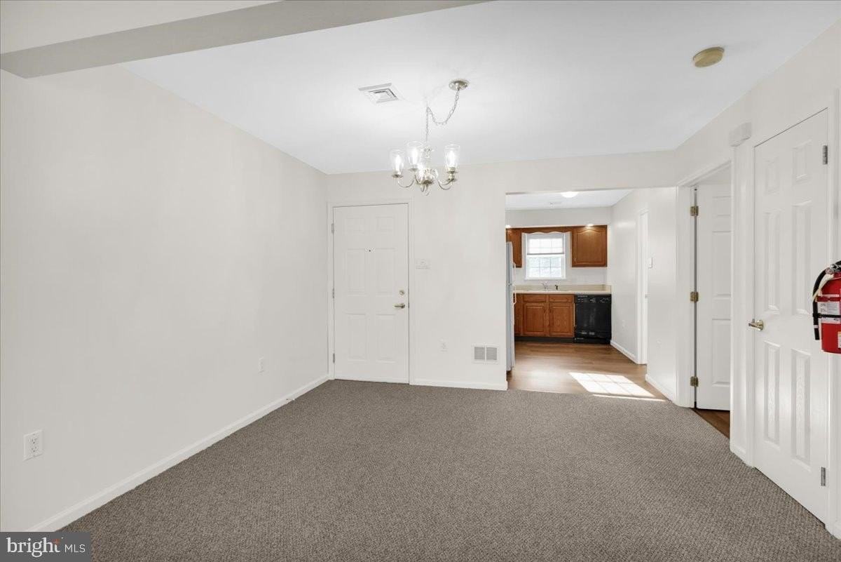 630 Pine St #10 - Photo 5 of 18