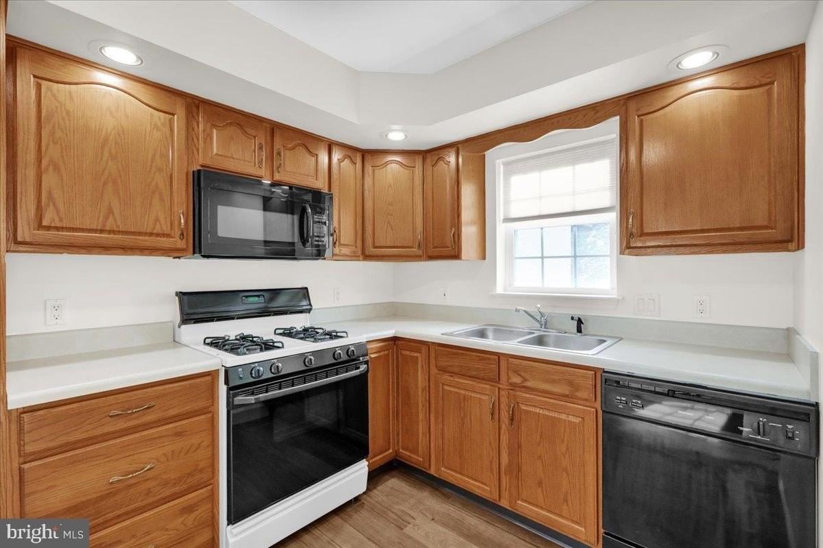 630 Pine St #10 - Photo 7 of 18