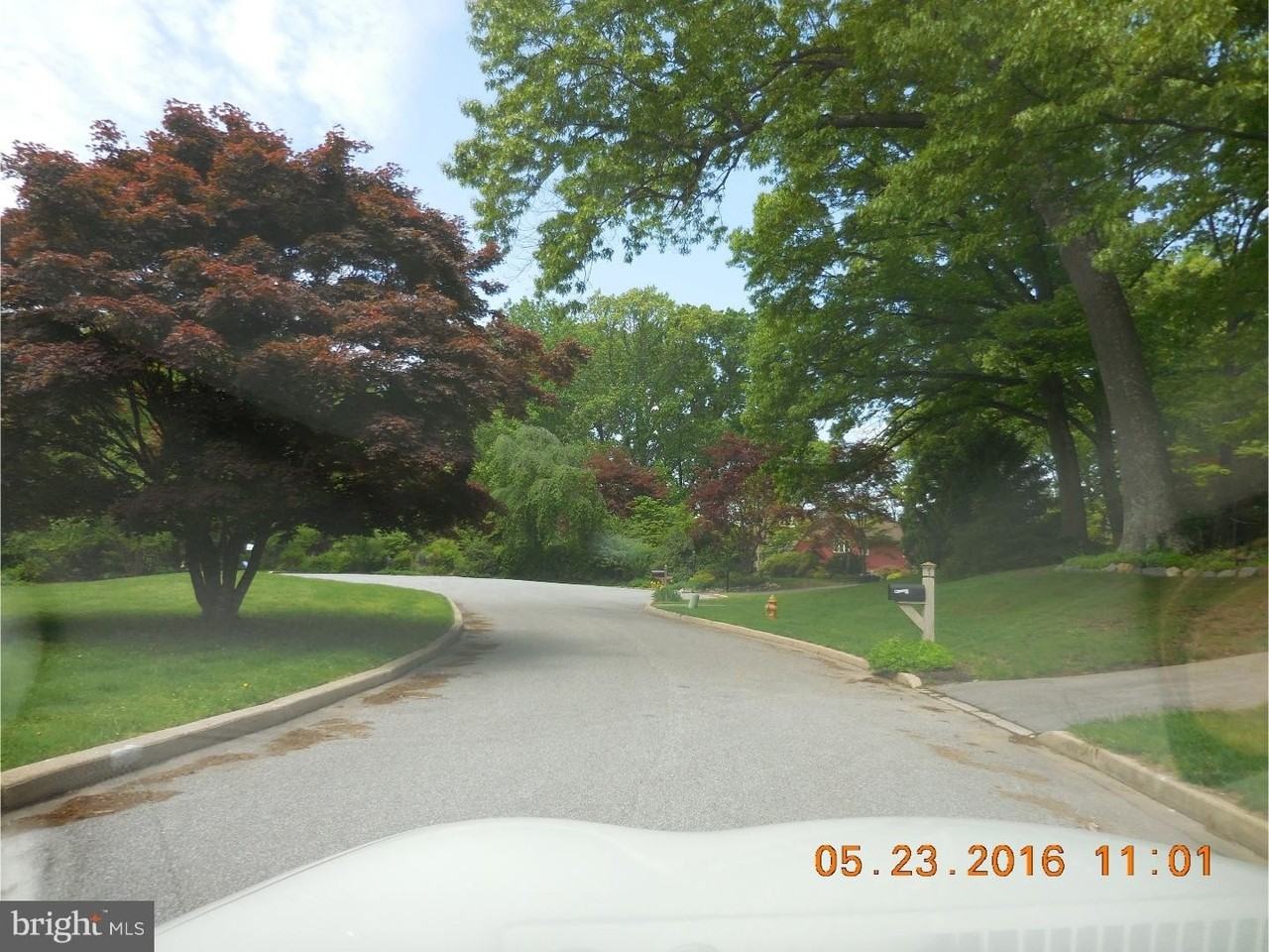 8 Azalea Ln - Photo 2 of 32