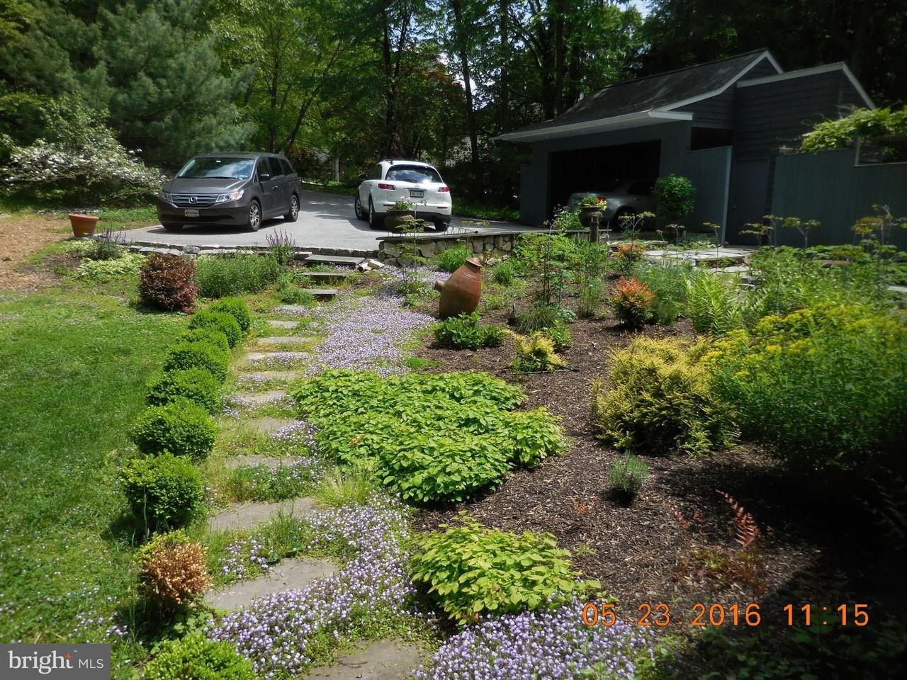 8 Azalea Ln - Photo 3 of 32