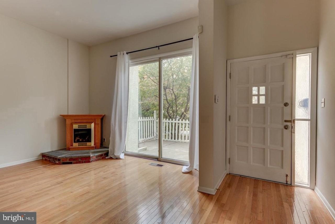 107 Montrose Ave - Photo 4 of 26