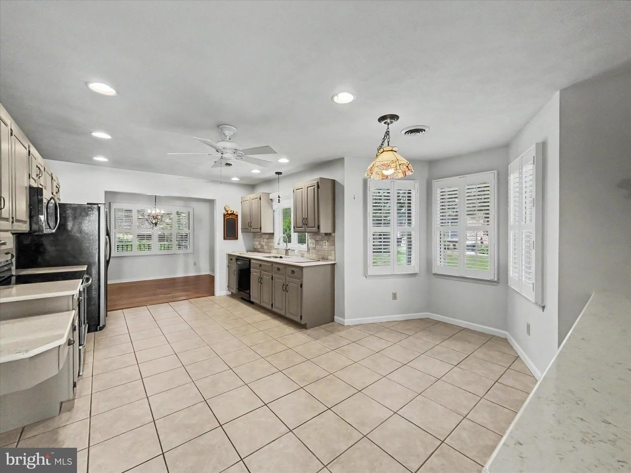 330 Parkwood Dr - Photo 3 of 24