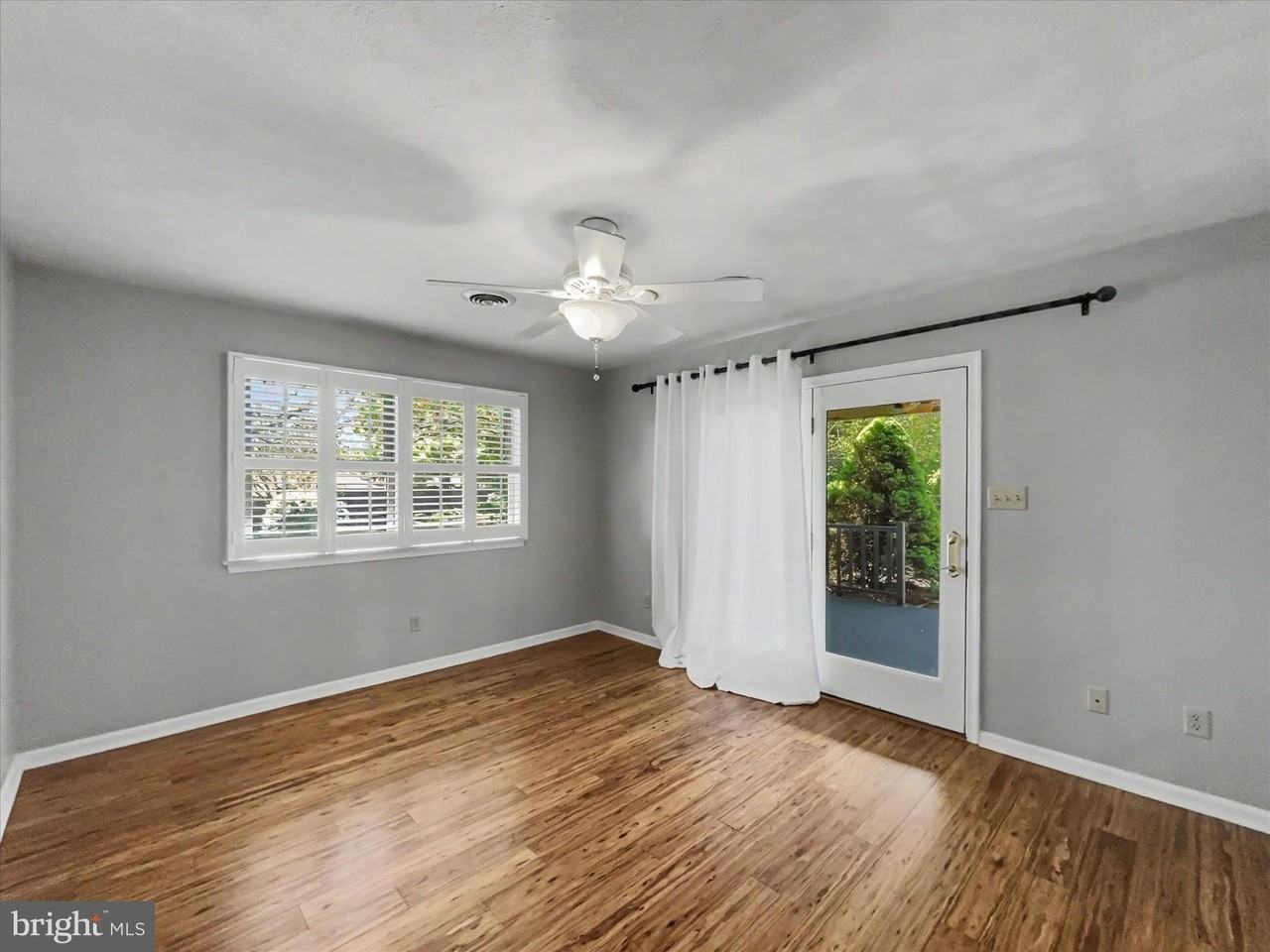330 Parkwood Dr - Photo 6 of 24