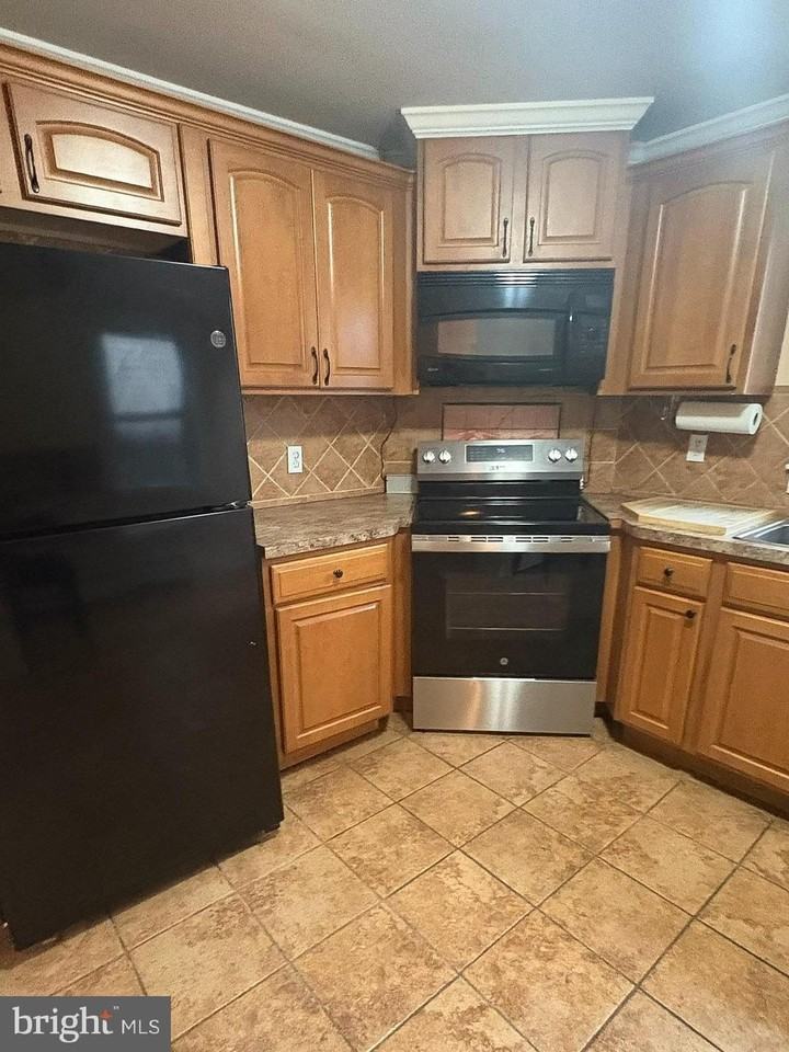 35 W Ferdinand St - Photo 4 of 9