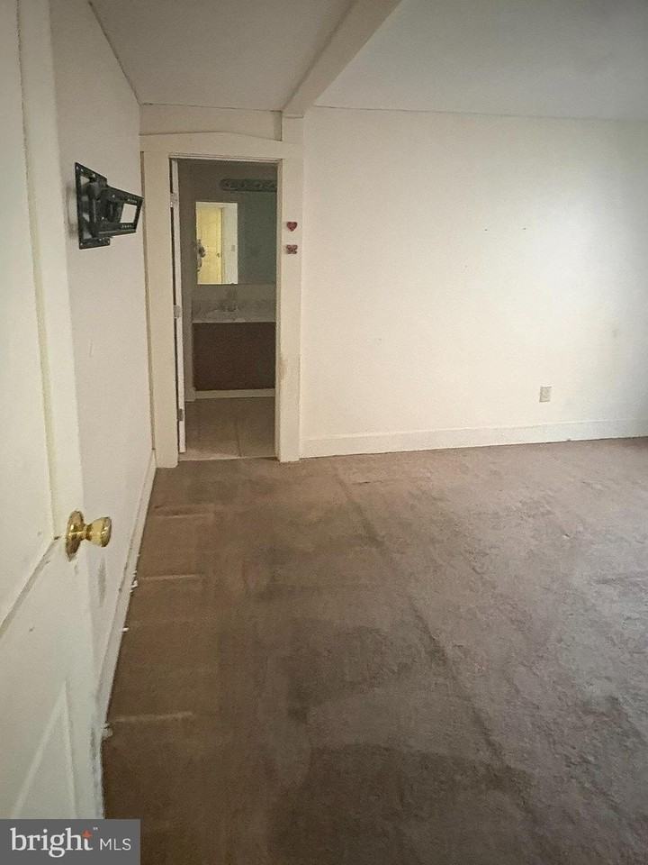 35 W Ferdinand St - Photo 6 of 9