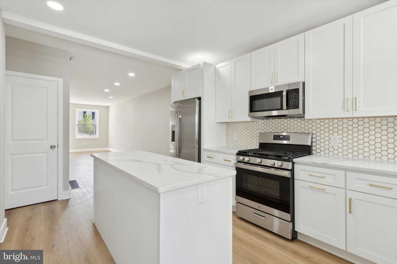 247 E 6th Ave - Photo 4 of 25