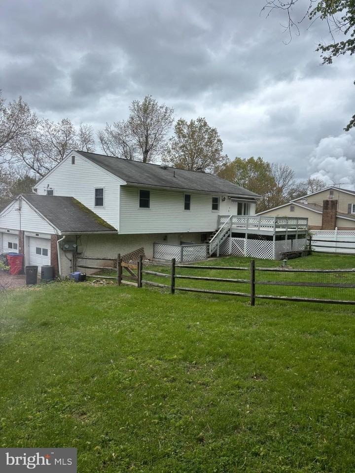 2435 Welsh Dr - Photo 3 of 11