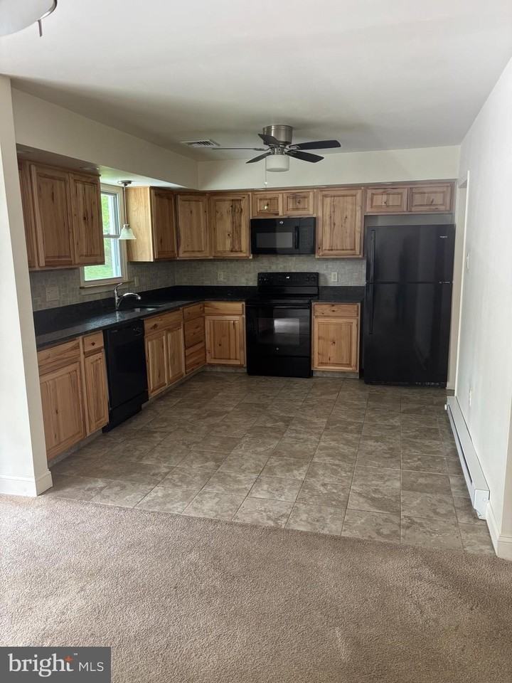 2435 Welsh Dr - Photo 4 of 11