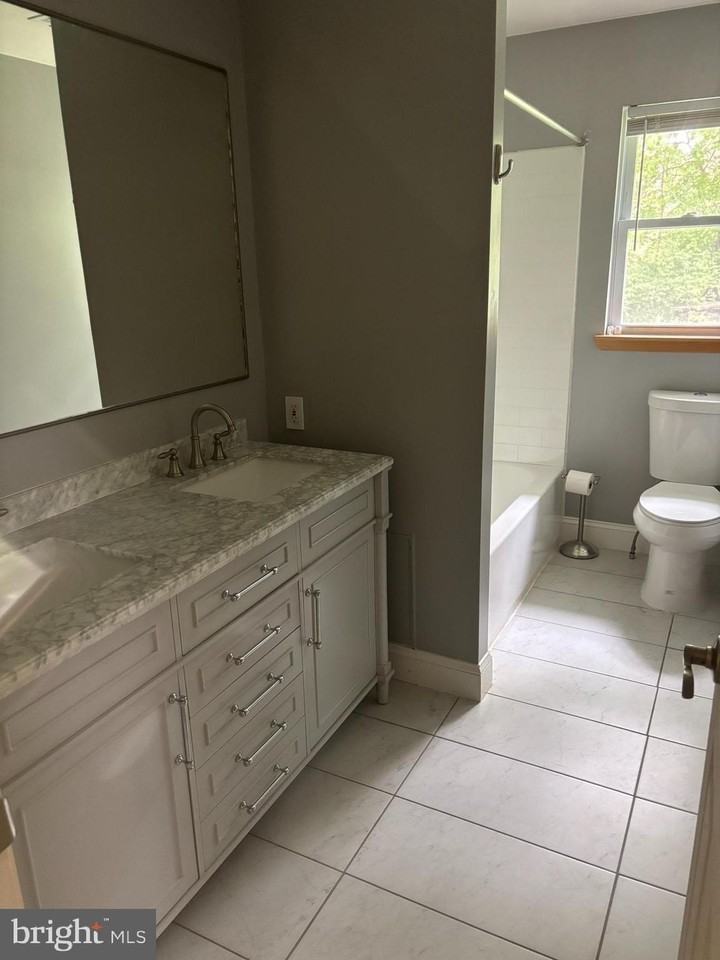 2435 Welsh Dr - Photo 7 of 11