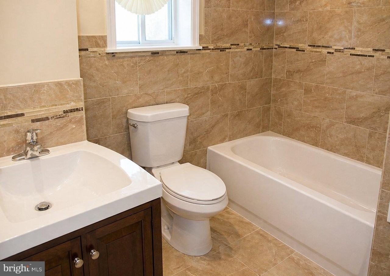 2415 W Seybert St - Photo 5 of 7