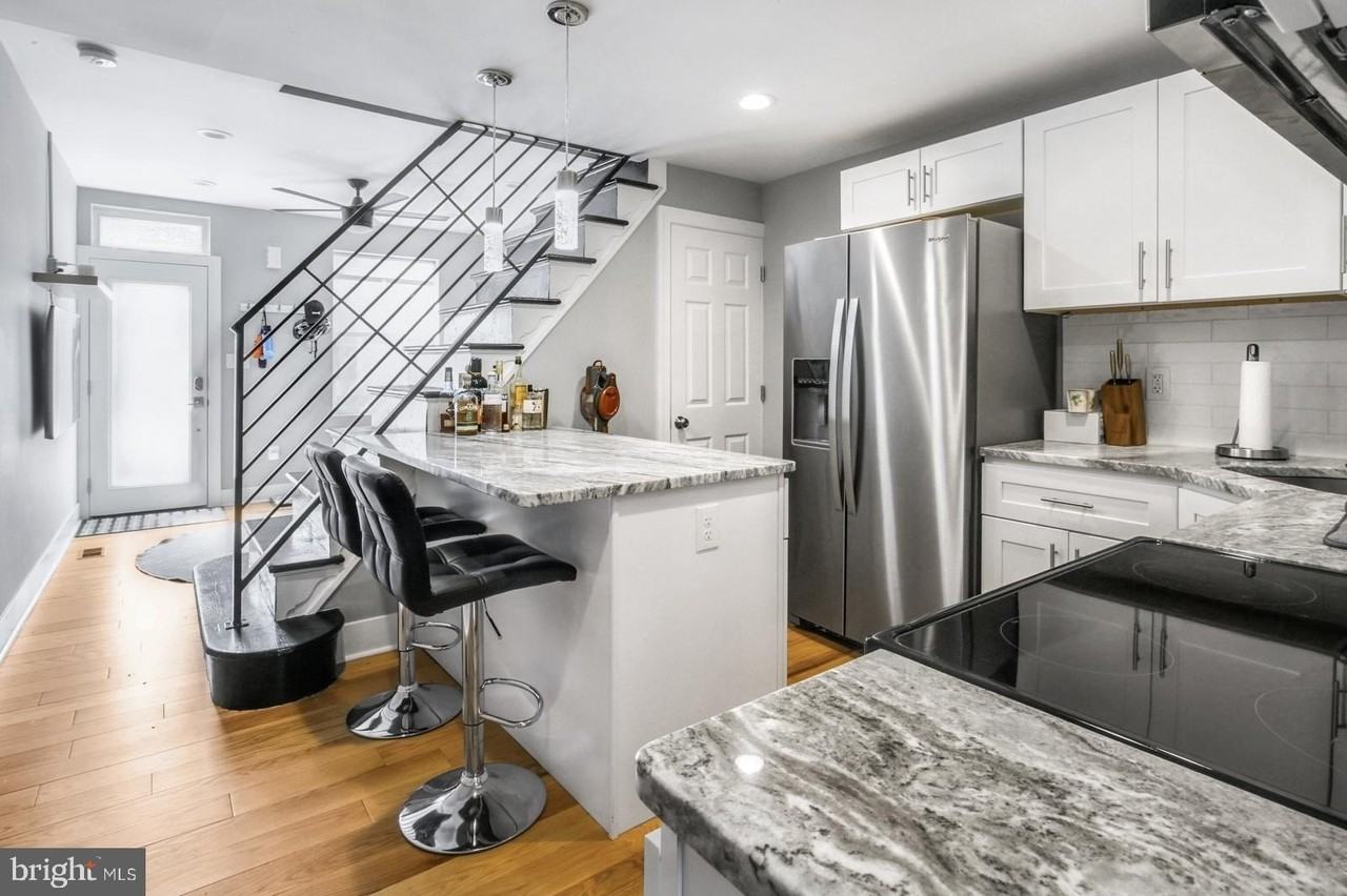 441 E Flora St - Photo 6 of 24