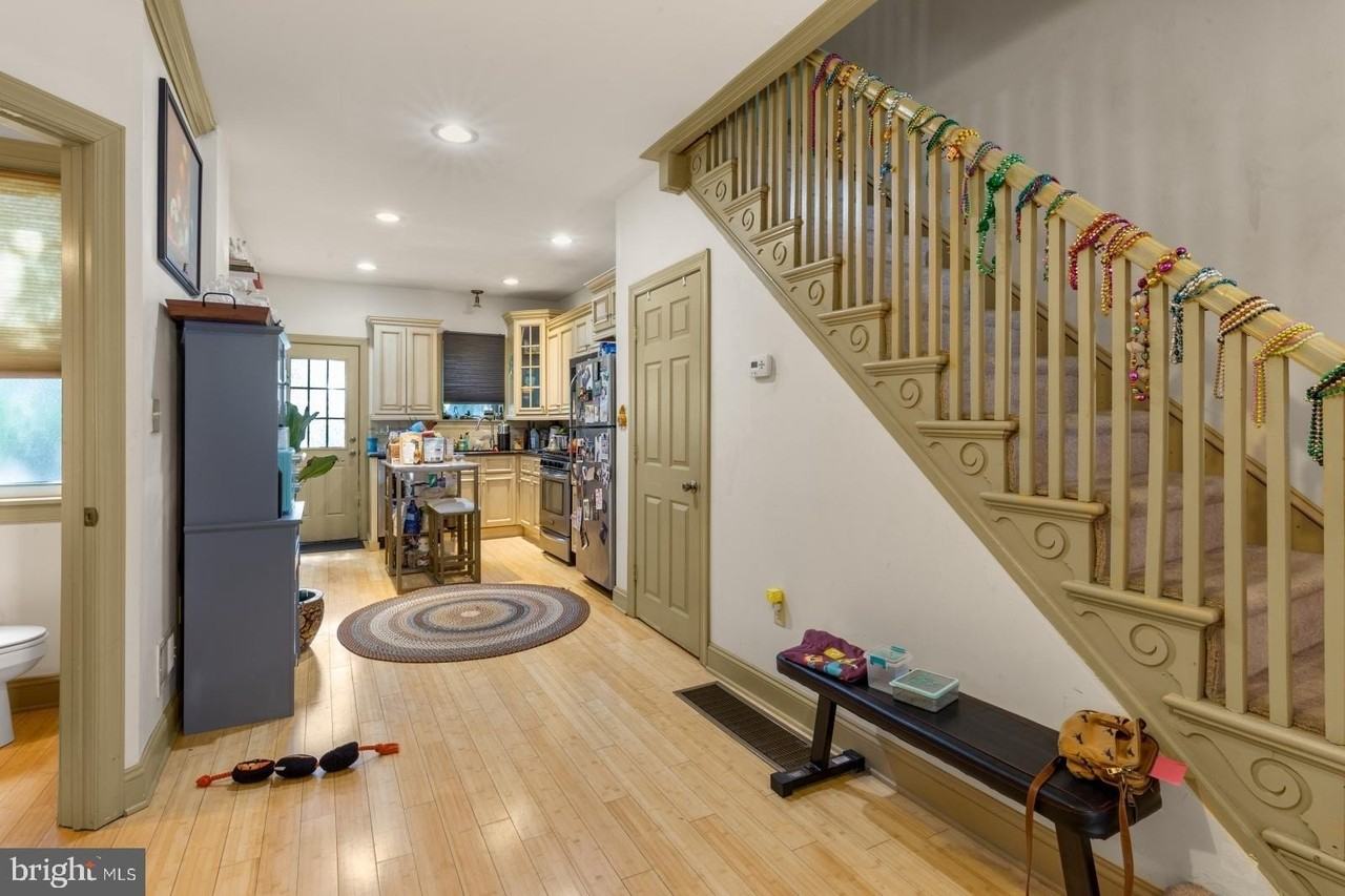 139 Davis St - Photo 5 of 22