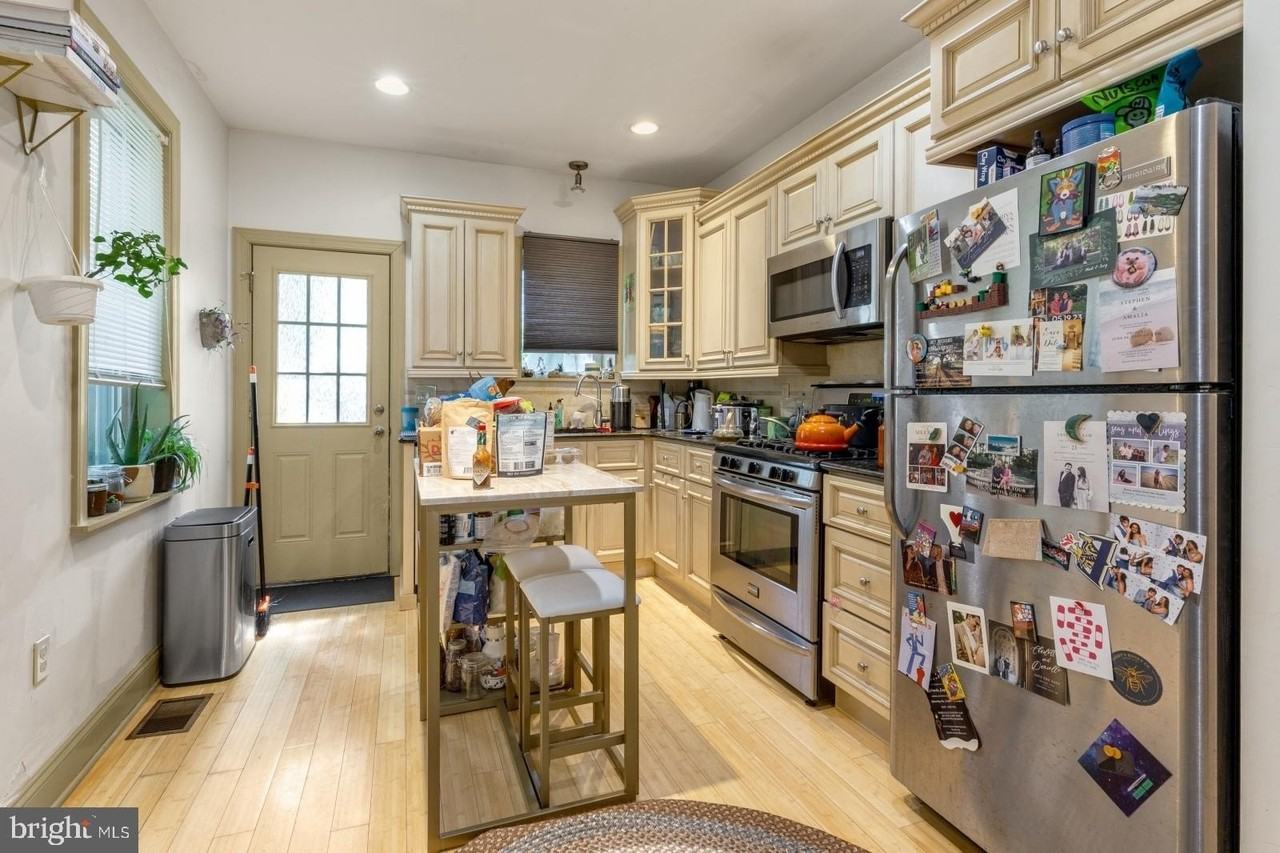 139 Davis St - Photo 7 of 22