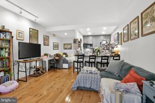 258 S 9th St #1F - Photo 1 of 1