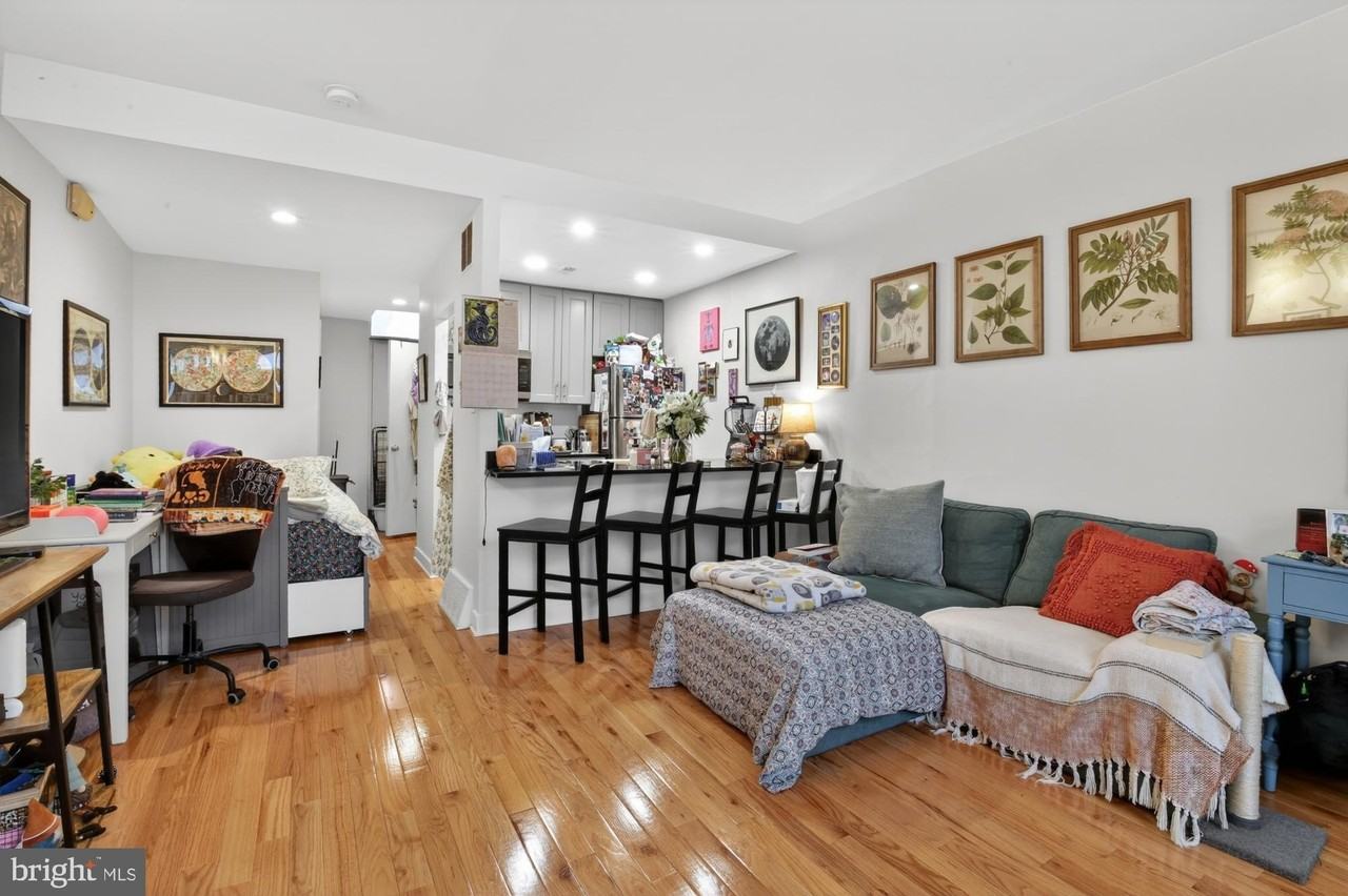 258 S 9th St #1F - Photo 2 of 14