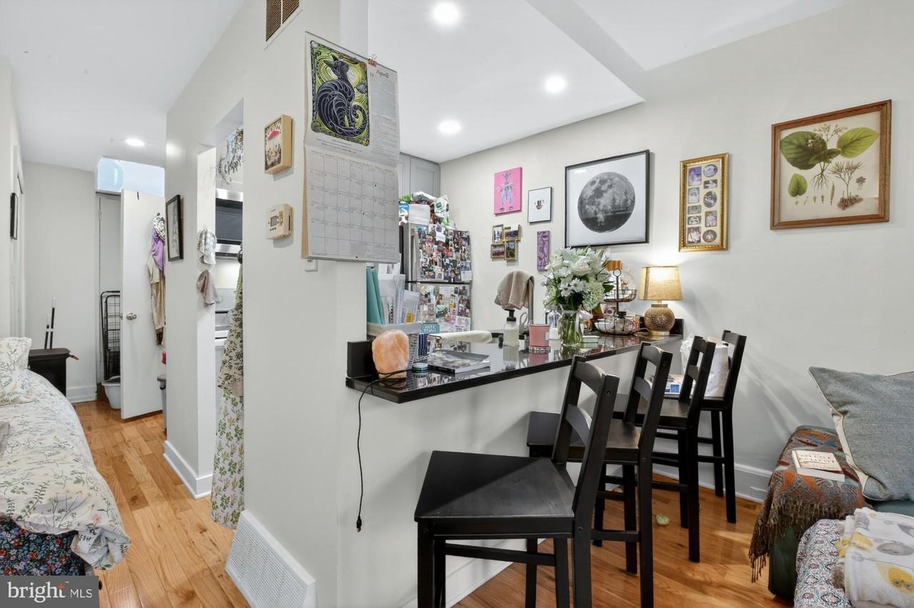 258 S 9th St #1F - Photo 5 of 14
